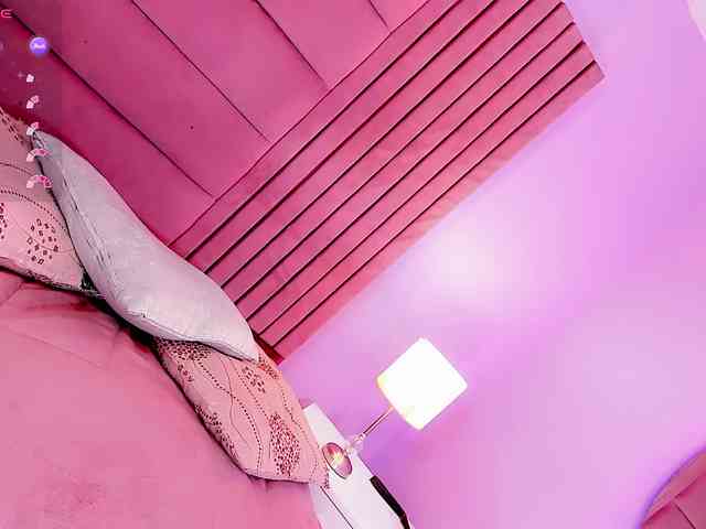 CALLMEATENEA Live Webcam on BongaCams