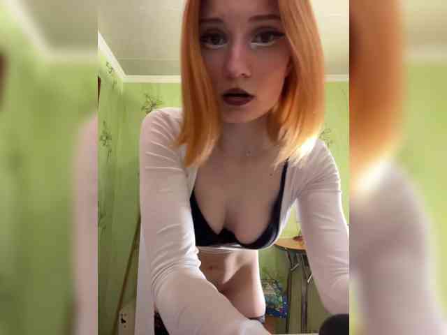 Iriska-Barbariska live female cam on bongacams
