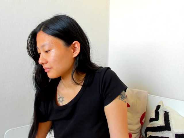 LeyaHanami live cam on BongaCams