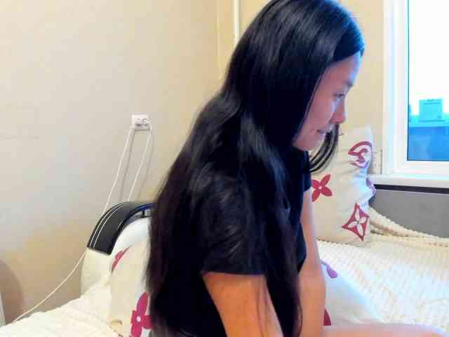 LeyaHanami webcam