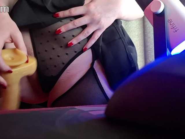 CuteWeidi's BongaCams show and profile