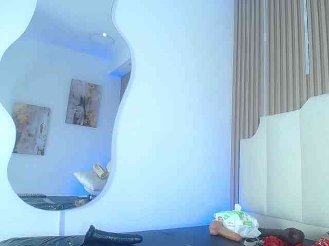 KristalZafiro webcam