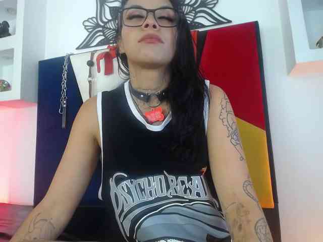 KristalZafiro webcam