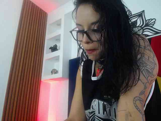 KristalZafiro webcam