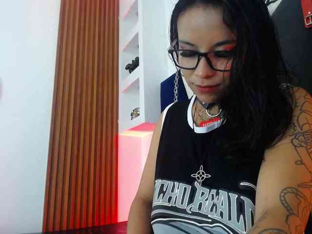KristalZafiro webcam