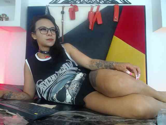 KristalZafiro webcam