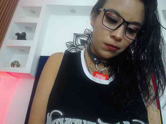 KristalZafiro webcam