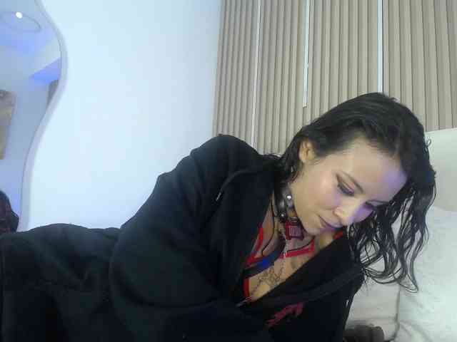 KristalZafiro webcam