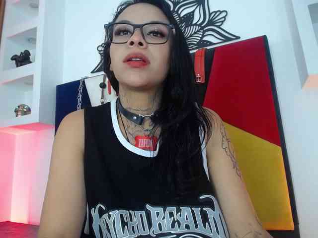 KristalZafiro webcam