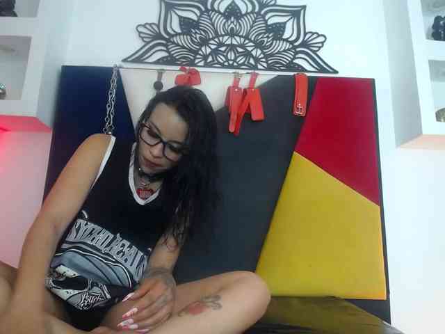 KristalZafiro webcam