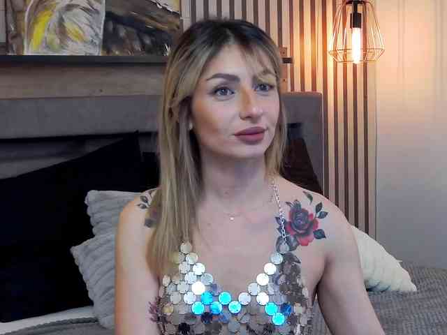 SaraBellas webcam