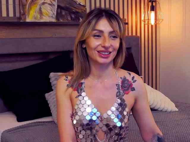 SaraBellas webcam