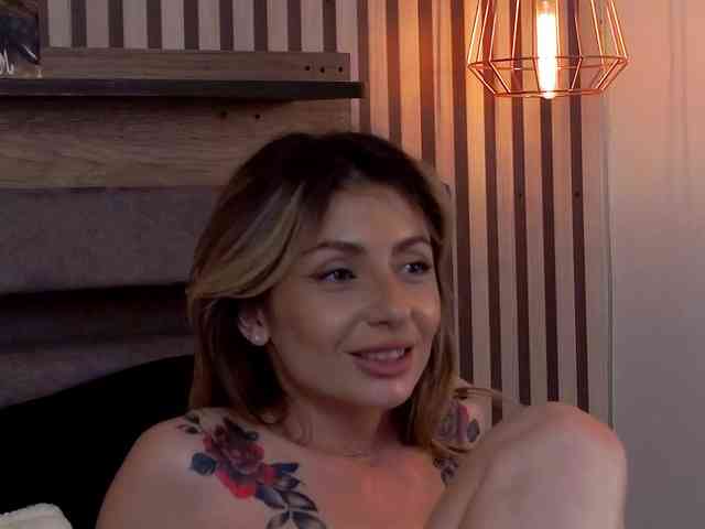 SaraBellas webcam