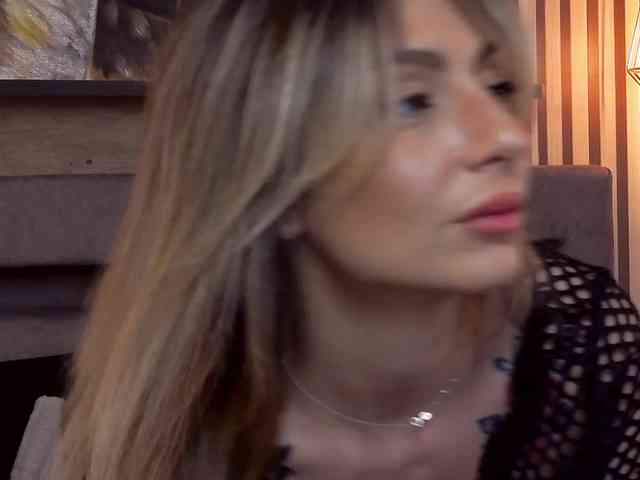 SaraBellas webcam