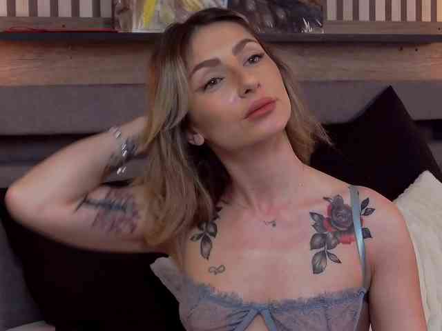 SaraBellas webcam