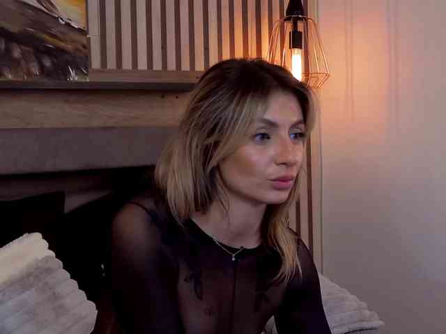 SaraBellas webcam