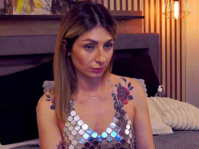 SaraBellas webcam