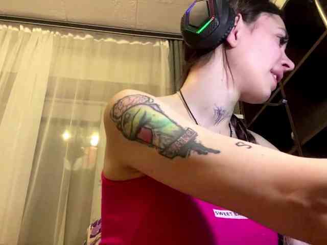ShelleyPerkes webcam