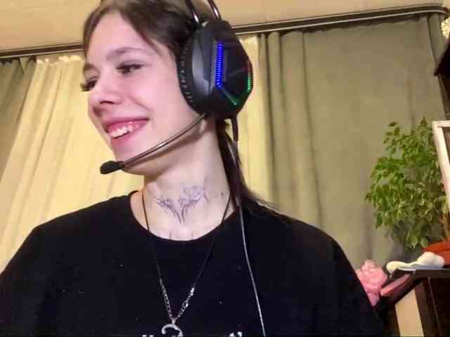 ShelleyPerkes webcam