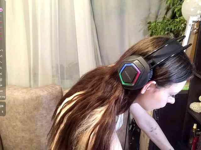 ShelleyPerkes webcam