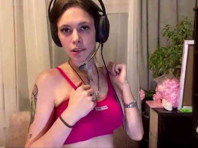 ShelleyPerkes webcam