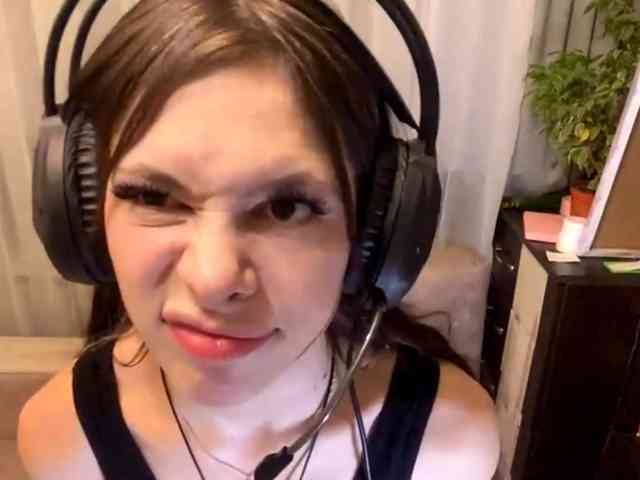 ShelleyPerkes webcam