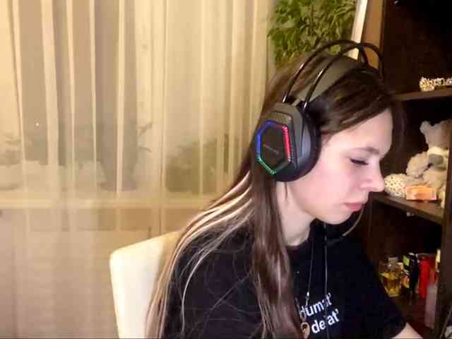ShelleyPerkes webcam