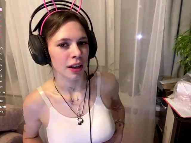 ShelleyPerkes webcam