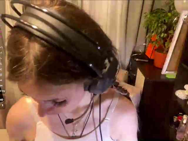 ShelleyPerkes webcam