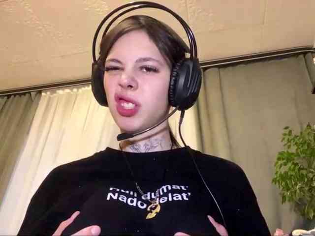 ShelleyPerkes webcam