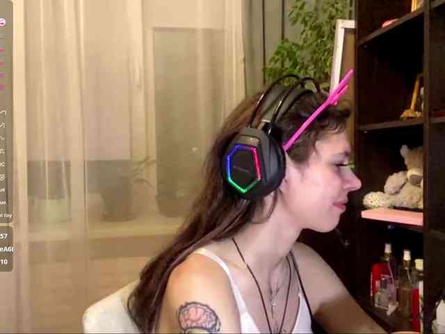 ShelleyPerkes webcam