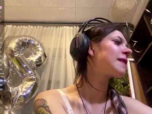 ShelleyPerkes webcam