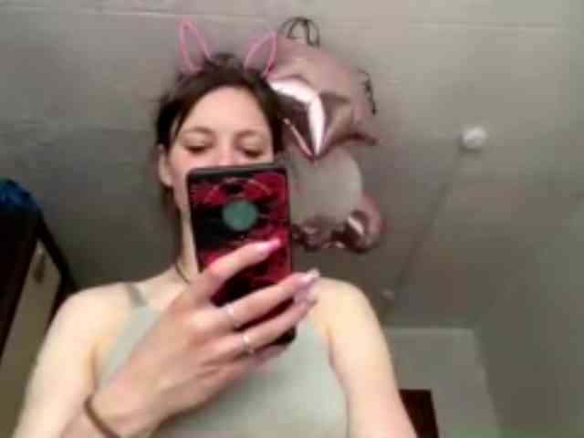 ShelleyPerkes webcam