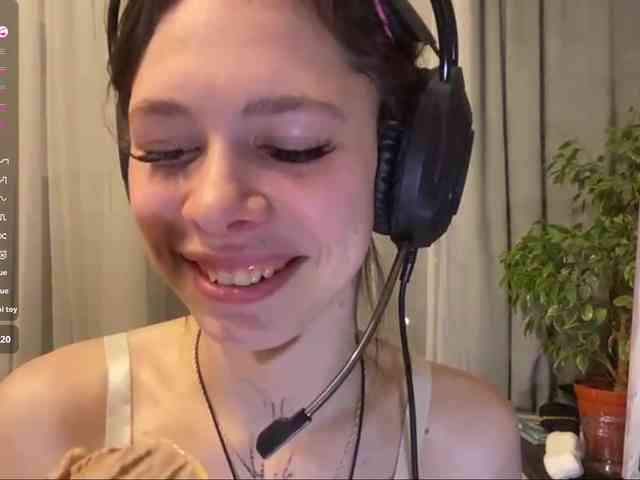 ShelleyPerkes webcam