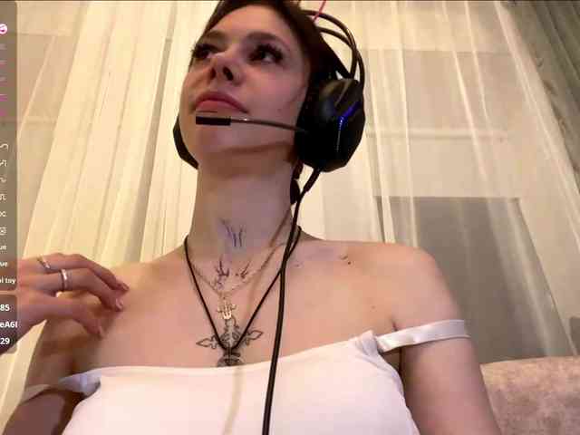 ShelleyPerkes webcam