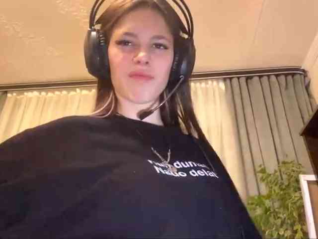 ShelleyPerkes webcam