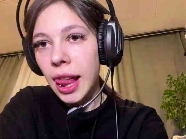 ShelleyPerkes webcam