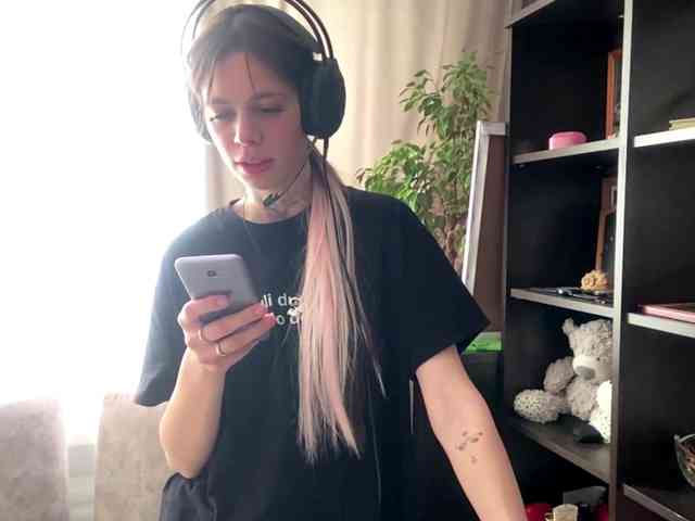 ShelleyPerkes webcam