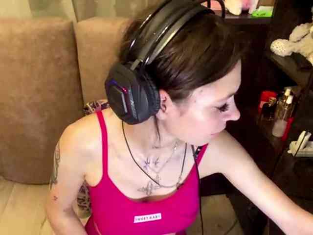 ShelleyPerkes webcam