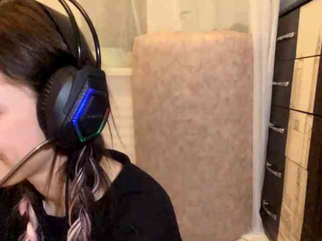 ShelleyPerkes webcam