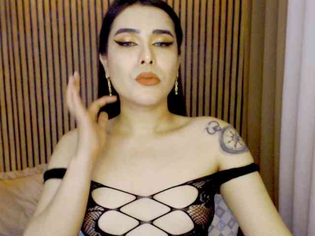 OhMyvinaaa Live Webcam on BongaCams