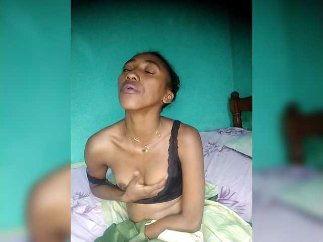 Artinah's BongaCams show and profile