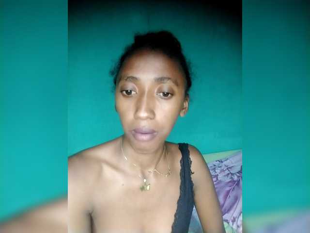 Artinah's BongaCams show and profile