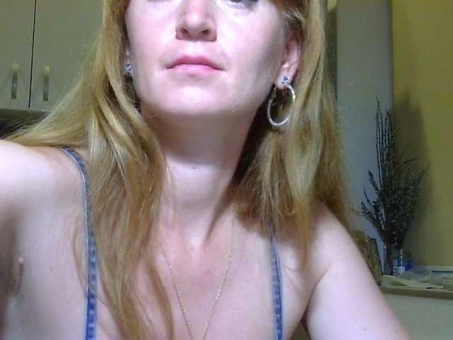 ErnaBernice live cam on BongaCams