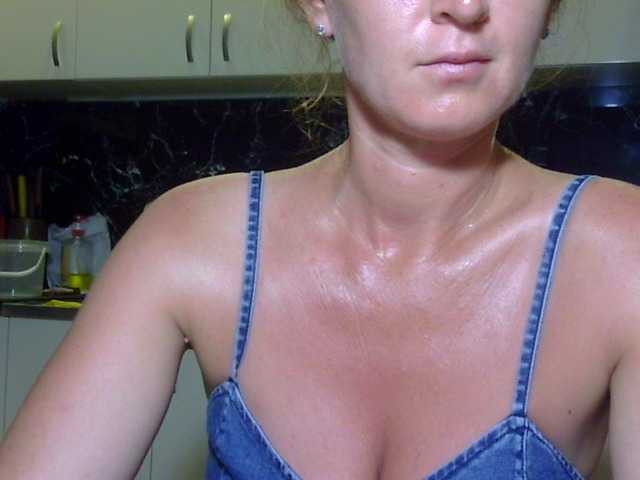 ErnaBernice live cam on BongaCams