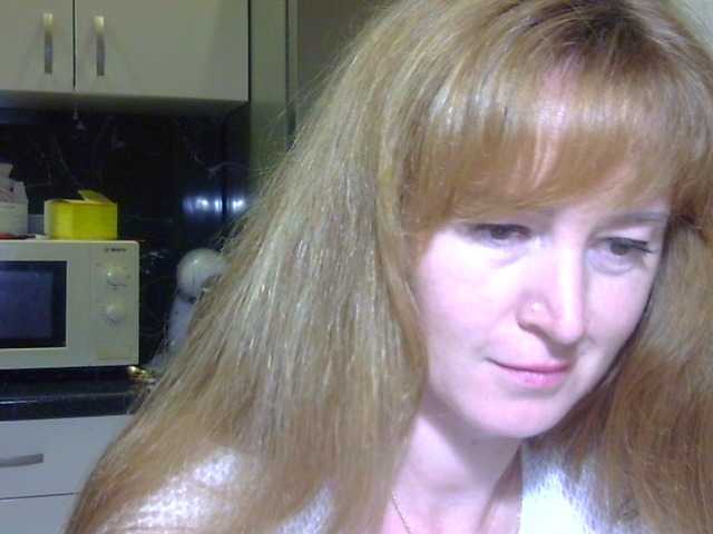 le modèle ErnaBernice est en webcam porno dans un show sur le site bongacams, il possède les tags suivants: White/Caucasian,Redhead,Shaved