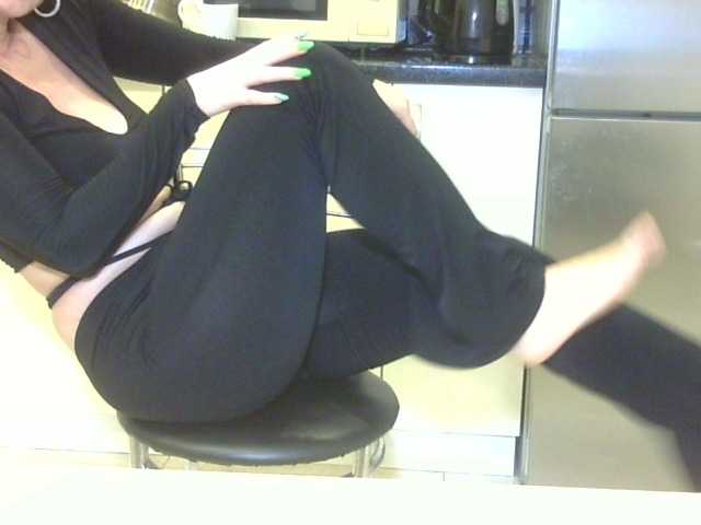 ErnaBernice live cam on BongaCams