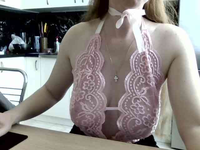 ErnaBernice webcam