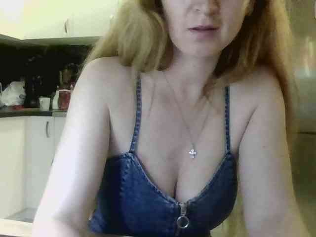 ErnaBernice webcam