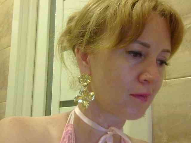 ErnaBernice webcam